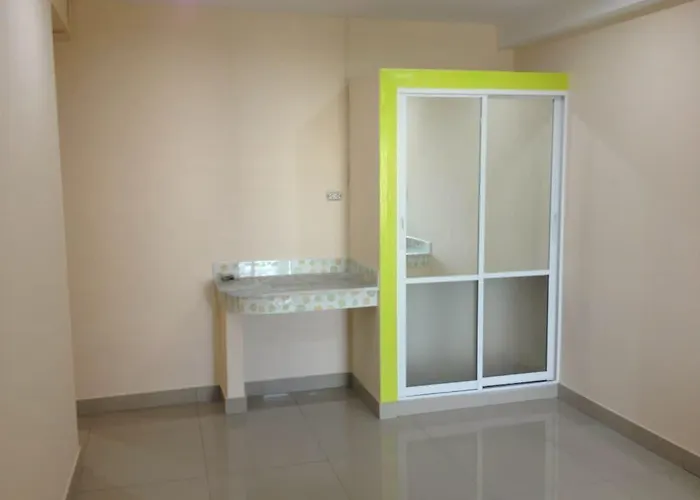 Oyo 75405 Ladda Place Hotel Bangkok