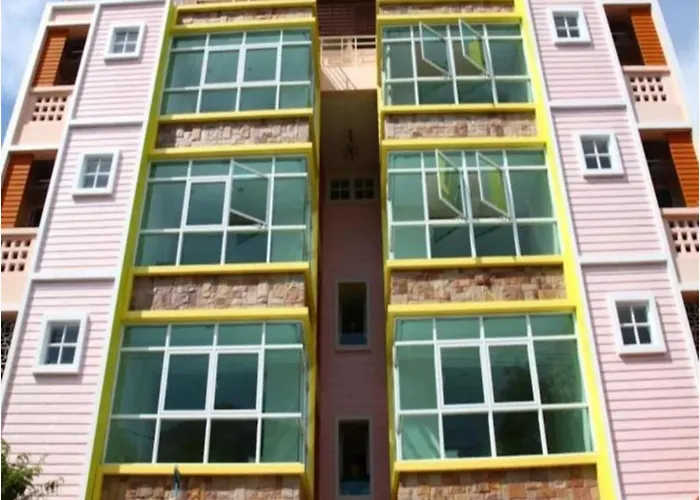 Oyo 75405 Ladda Place Hotel 3*