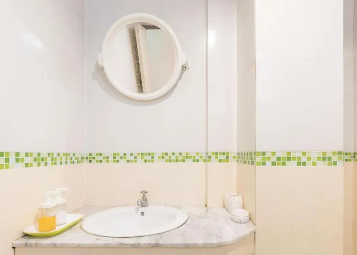 Oyo 75405 Ladda Place Hotel
