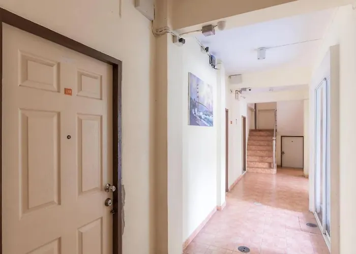 Oyo 75405 Ladda Place Hotel Bangkok